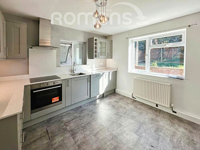 3 Bedroom Semi-Detached House To Rent In Larchfield Road, SL6