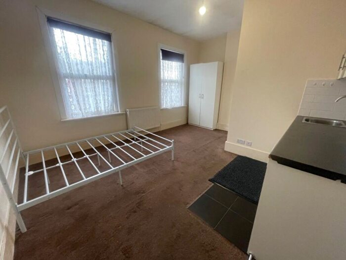 Studio To Rent In Tynemouth Road, Tottenham, N15