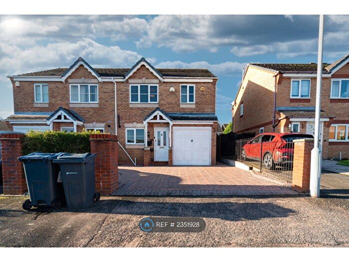 3 Bedroom Semi-Detached House To Rent In Smallwood Close, Birmingham, B24