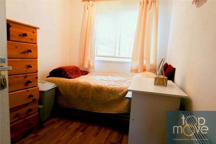 Property To Rent In Applegarth, New Addington, Croydon, CR0