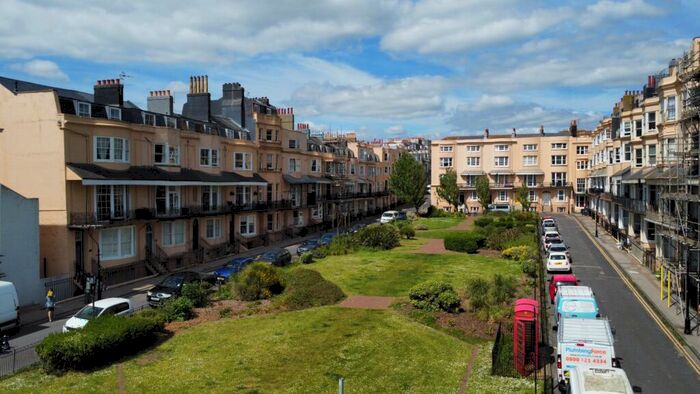 1 Bedroom Flat To Rent In Bedford Square, Brighton, BN1