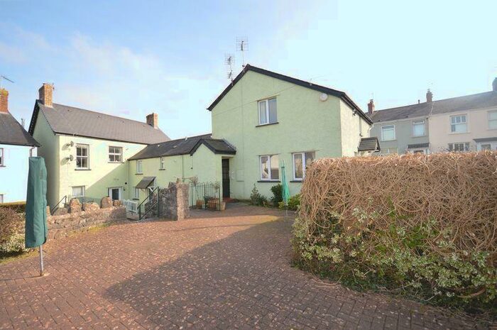 2 Bedroom Flat To Rent In Flat, Eastgate Mews, Cowbridge, Vale Of Glamorgan, CF71