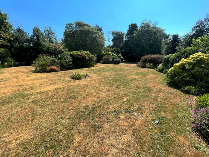 2 Bedroom Flat For Sale In Cranford Avenue, Exmouth, EX8