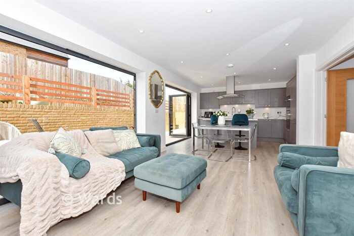 4 Bedroom Detached House For Sale In Borstal Hill, Whitstable, Kent, CT5