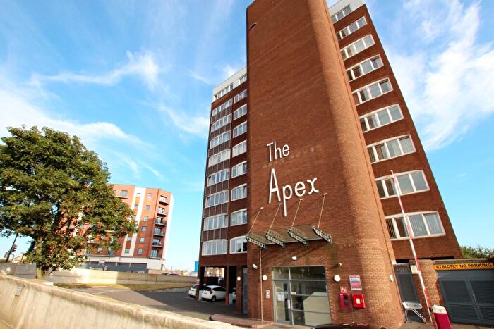 2 Bedroom Flat For Sale In Oundle Road, Peterborough, PE2