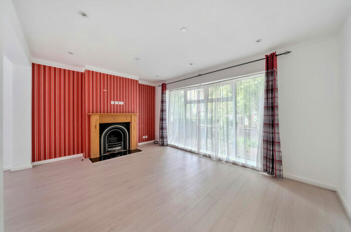 3 Bedroom House To Rent In Westbere Road, West Hampstead, London, NW2