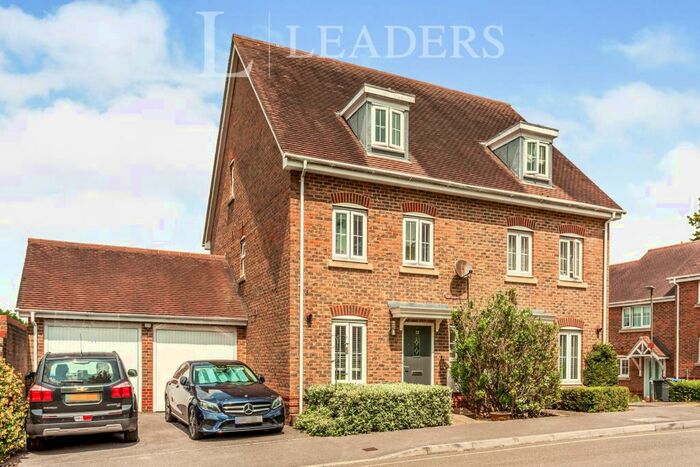 4 Bedroom Semi-Detached House To Rent In Wellswood, Haywards Heath, RH16