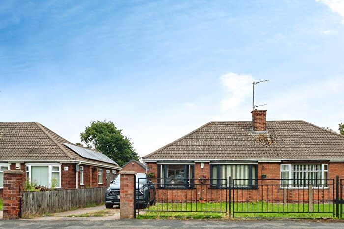 3 Bedroom Semi-Detached Bungalow For Sale In Manby Road, Immingham, DN40