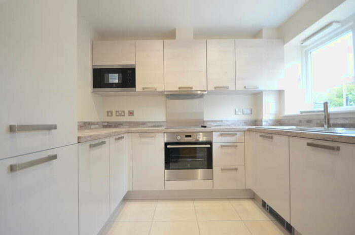 4 Bedroom Terraced House To Rent In Oxford Road, RG31