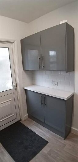 3 Bedroom Flat To Rent In Vicarage Lane, Gravesend, DA12