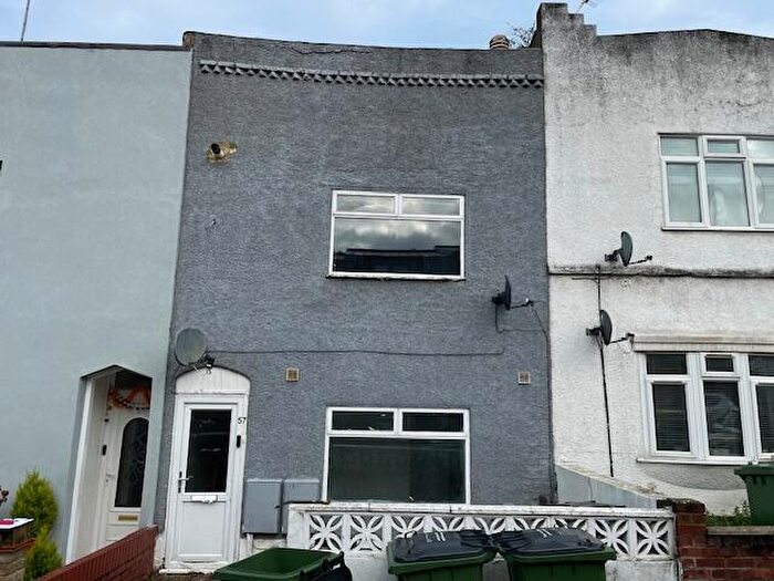 2 Bedroom Terraced House For Sale In Waverley Road, London, SE18