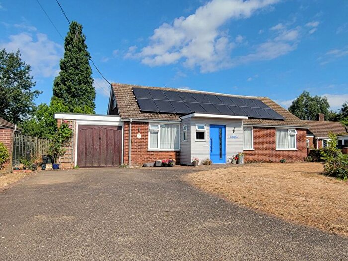 4 Bedroom Chalet For Sale In Wits End, Grove Hill, Belstead, Suffolk, IP8