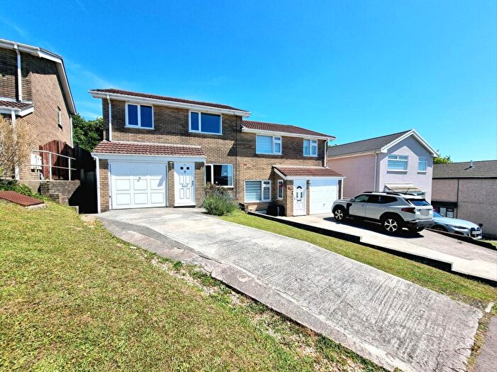 3 Bedroom Property For Sale In Hunters Ridge, Brackla, CF31