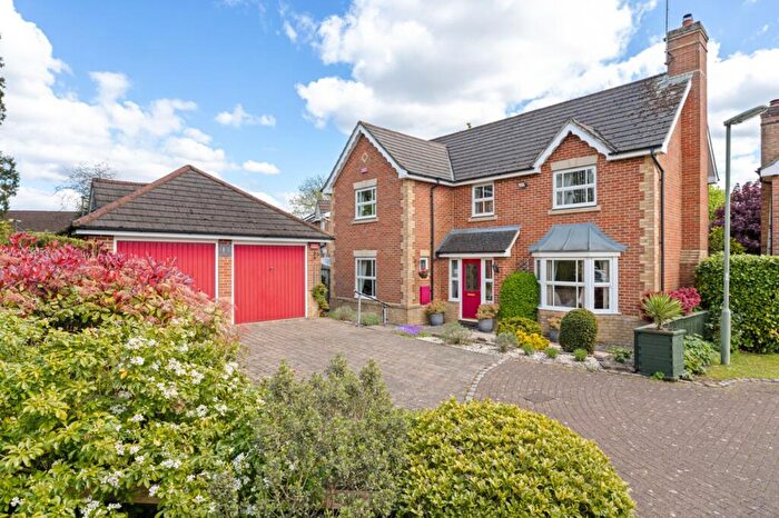 4 Bedroom Detached House For Sale In Clarence Drive, Camberley, GU15