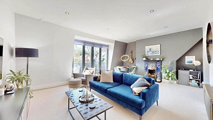 2 Bedroom Flat To Rent In Hornsey Lane Gardens, Highgate, N6