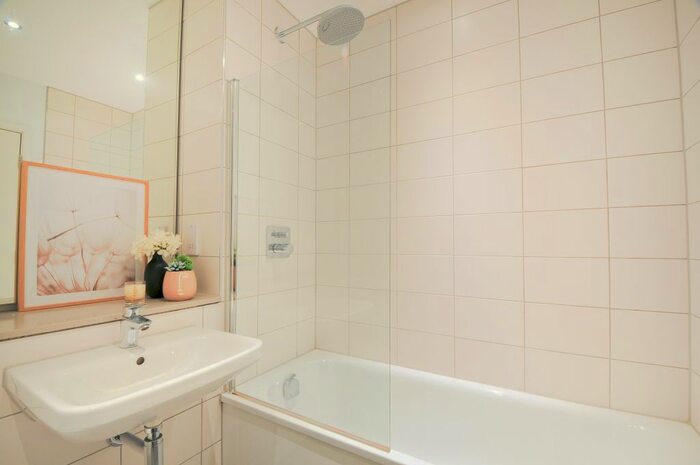 2 Bedroom Flat For Sale In Bedroom Apartment – Local Blackfriars, Salford, M3