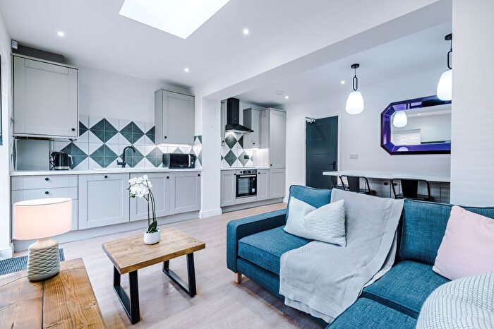 4 Bedroom Terraced House To Rent In Capricorn Way, Salford, M6