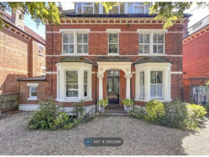 Studio To Rent In West Hill Rd, London, SW18