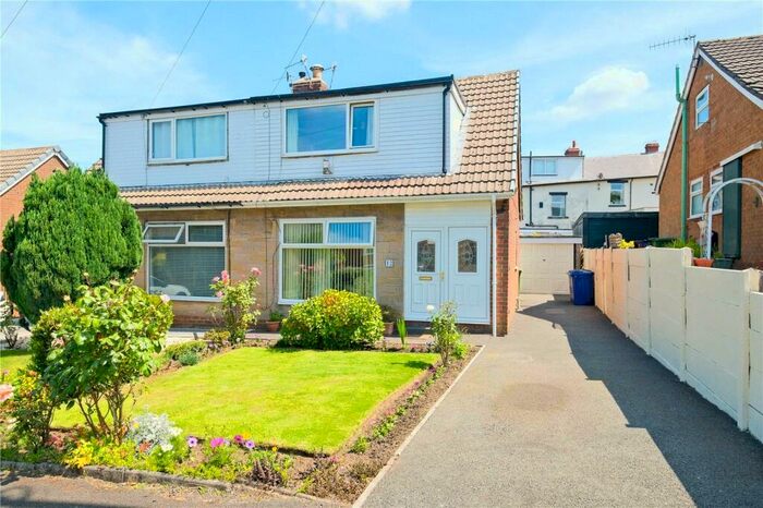 3 Bedroom Semi-Detached House To Rent In Laburnum Close, Burnley, Lancashire, BB11
