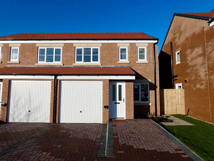 3 Bedroom Semi-Detached House To Rent In Edderside Drive, Carlisle, CA3