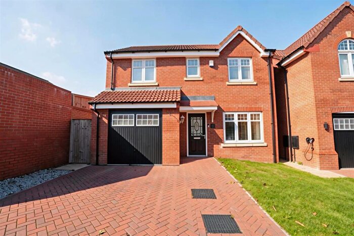 4 Bedroom Detached House For Sale In Francis View, Fixby, Huddersfield, HD2