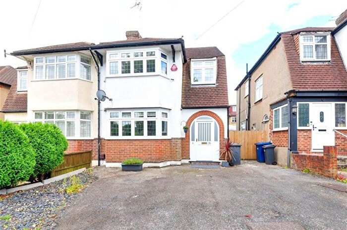 4 Bedroom Semi-Detached House To Rent In Wycherley Crescent, Barnet, EN5