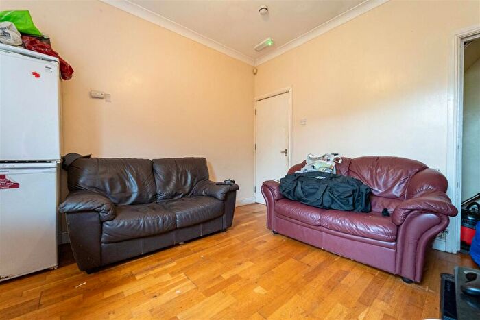 5 Bedroom House To Rent In Hubert Road, Birmingham, West Midlands, B29