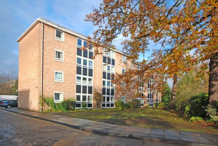 2 Bedroom Flat To Rent In Simon Lodge, Southfields, London, SW19
