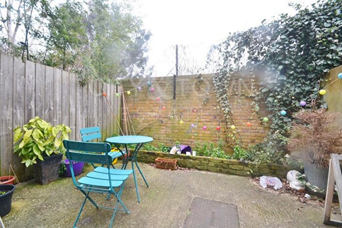 1 Bedroom Apartment To Rent In Allen Road, London, N16