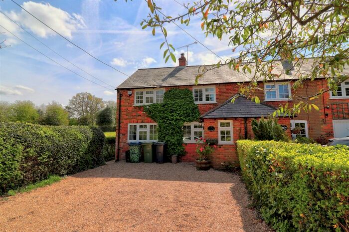 4 Bedroom Semi-Detached House To Rent In Ivy Cottages, Swan Bottom, The Lee, HP16