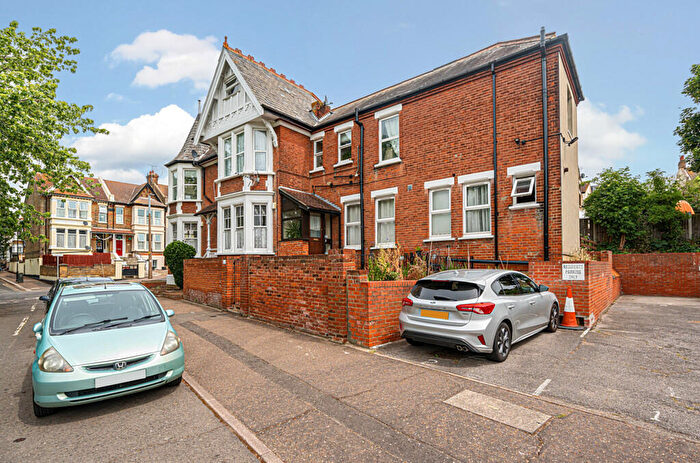 2 Bedroom Apartment For Sale In York Road, Southend-on-Sea, Essex, SS1
