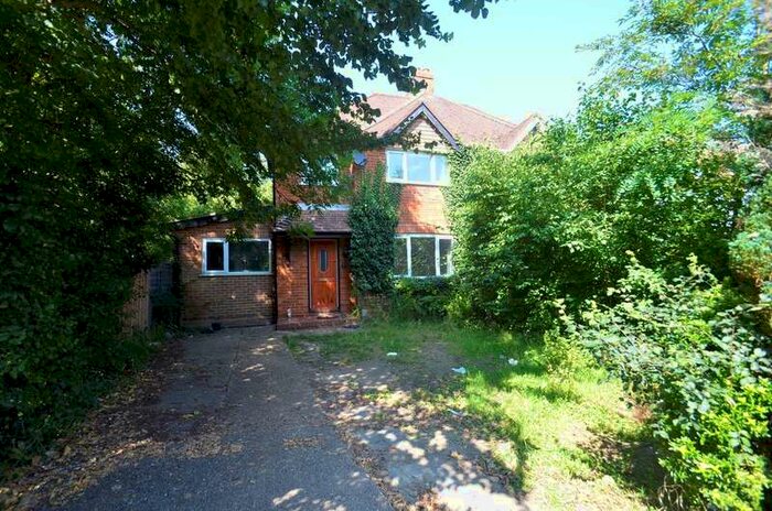 4 Bedroom Semi-Detached House To Rent In Ashenden Road, Guildford, GU2