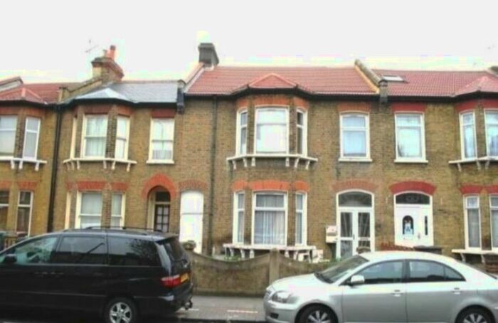 3 Bedroom Flat To Rent In Stopford Road, London, E13