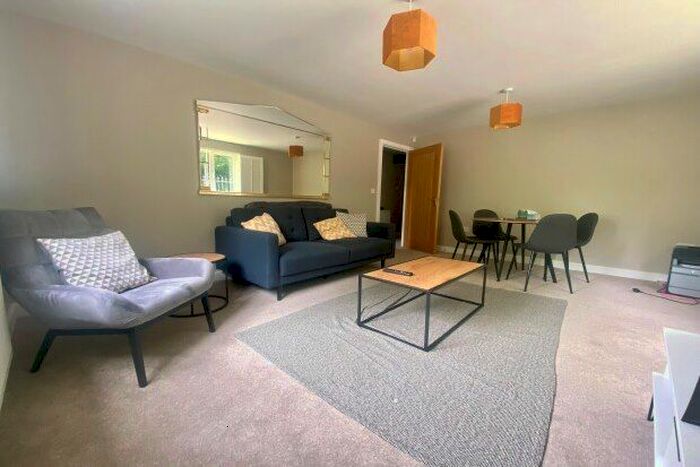 2 Bedroom Flat To Rent In Glen Eyre Road, Southampton, SO16