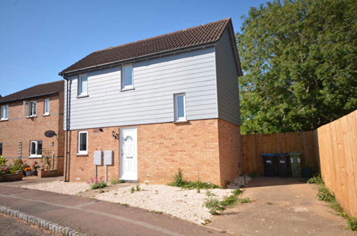 2 Bedroom Detached House To Rent In Lowndes Grove, Shenley Church End, Milton Keynes, MK5