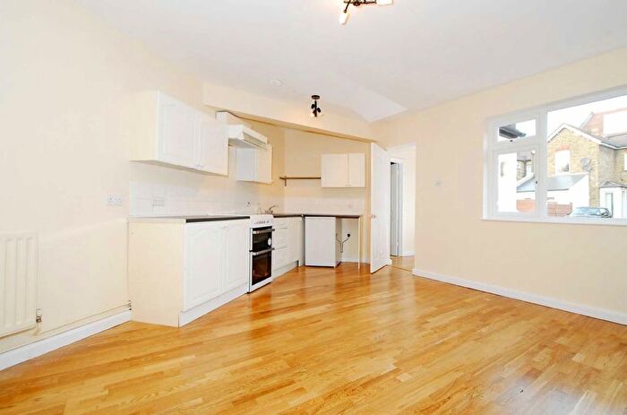 Studio To Rent In Sistova Road, Balham, SW12