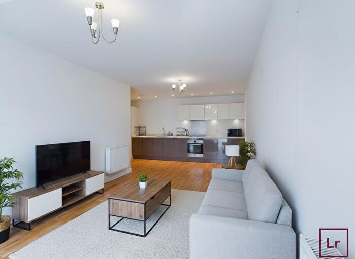 2 Bedroom Flat To Rent In Arla Place, Ruislip, HA4