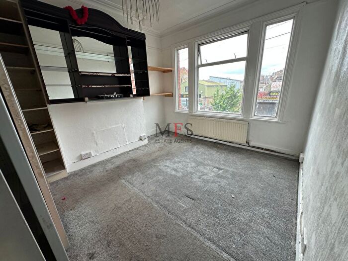 3 Bedroom Maisonette To Rent In Sussex Road, Southall, UB2