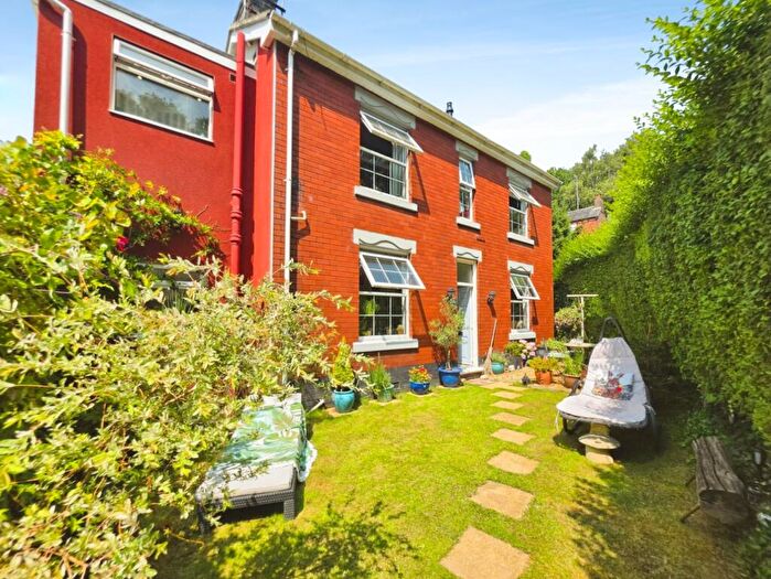 2 Bedroom Cottage For Sale In Ravenscliffe Road, Kidsgrove, Stoke-On-Trent, ST7