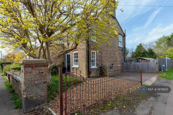 2 Bedroom End Of Terrace House To Rent In Church Road, Stotfold, Hitchin, SG5