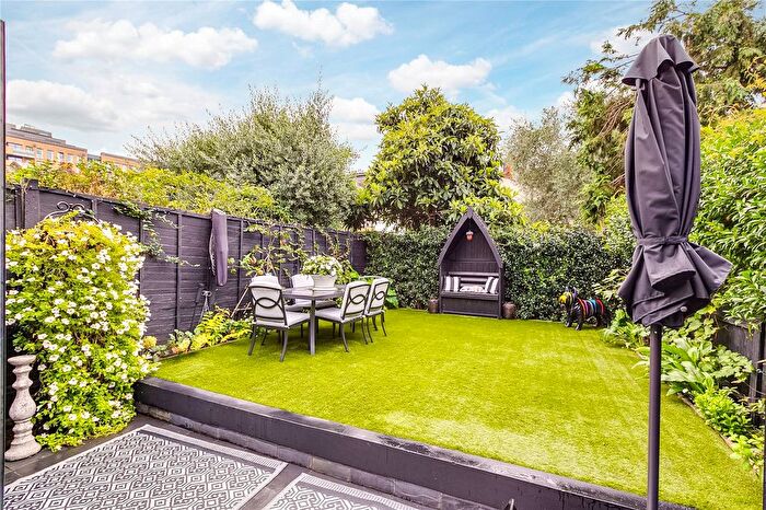 2 Bedroom Flat To Rent In Althea Street, Fulham, SW6