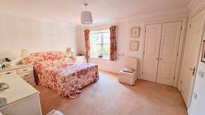 2 Bedroom Retirement Property For Sale In Turnpike Court, Hett Close, Haywards Heath, RH17