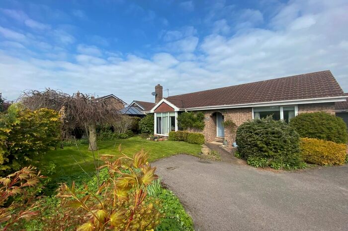 2 Bedroom Bungalow For Sale In Field Lane, Thorpe Willoughby, Selby, North Yorkshire, YO8
