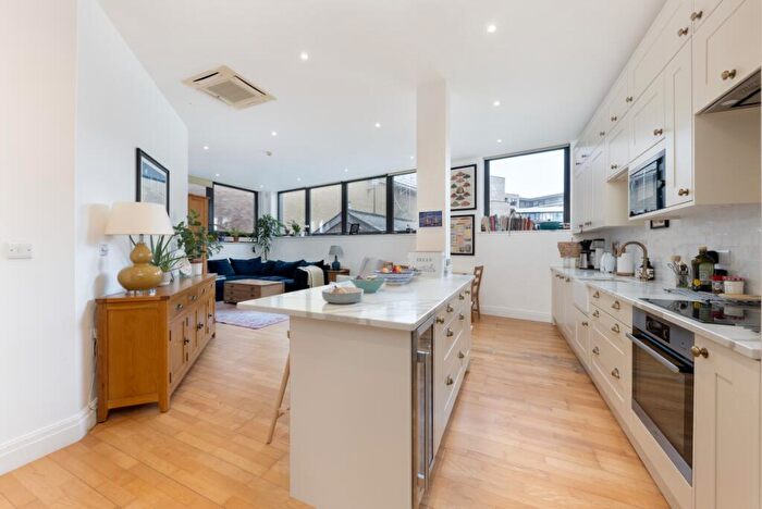 3 Bedroom Apartment To Rent In Cube House, London, SE16