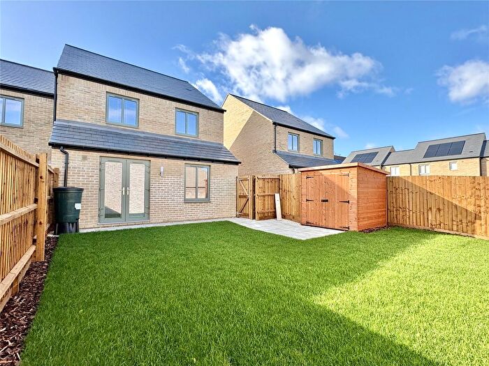 4 Bedroom Link Detached House For Sale In Darwin Green, Cambridge, CB3