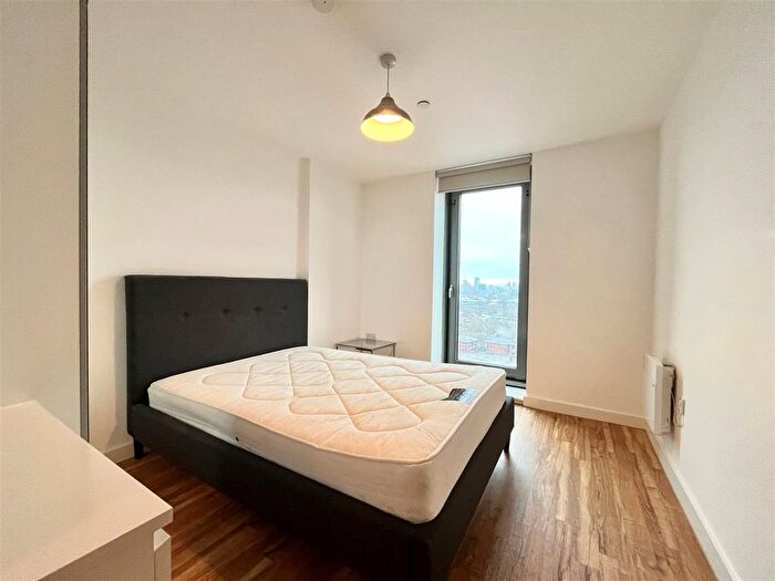 1 Bedroom Flat For Sale In Michigan Tower, Media City, Michigan Avenue, M50