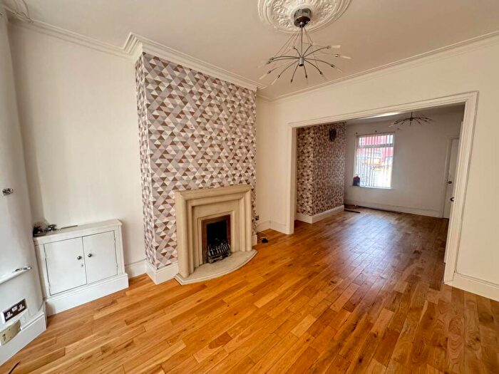 3 Bedroom House To Rent In Clapham Road, L4