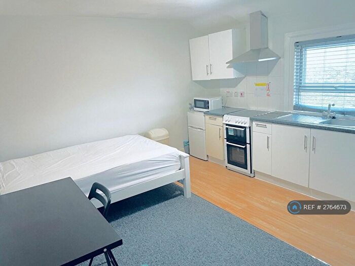 Studio To Rent In Waylen Street, Reading, RG1