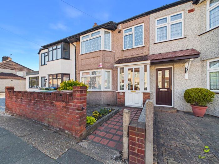 3 Bedroom Terraced House For Sale In Church Road, Bexleyheath, Kent, DA7