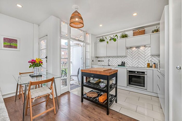 3 Bedroom Property For Sale In Iron Mill Road, London, SW18